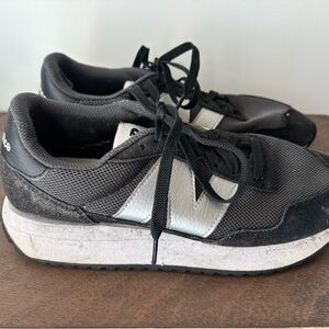 New Balance Women’s Black and Silver 237 Sneakers Size 8.5